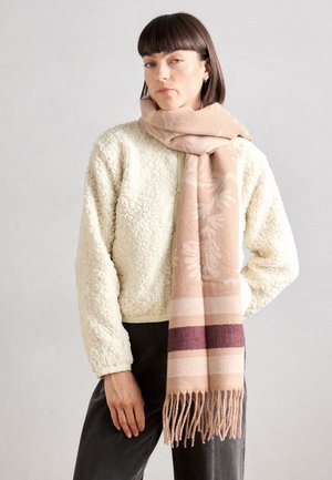 Cachecol longo bege com padrão floral, apresentando um tecido texturizado, detalhes listrados em rosa claro e bordô profundo, e franja decorativa.
