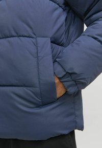 Jack & Jones JJETOBY PUFFER COLLAR - Giacca invernale - navy blazer