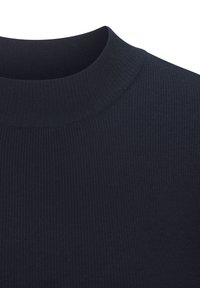 Donji dio garderobe mornarsko plave boje s rebrastim uzorkom i visokim, strukturiranim ovratnikom te teksturiranim tkanjem koje prikazuje glatki završetak i uski kroj.