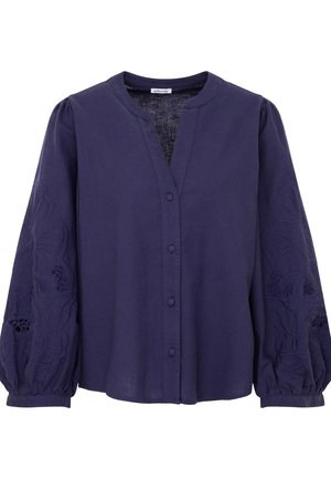 Blusa in lino blu navy con scollo a V, bottoni frontali e maniche lunghe a sbuffo, caratterizzata da ricami floreali e dettagli in pizzo sui polsini.