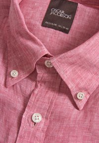 Oscar Jacobson REG FIT BD SIGNATURE - Vapaa-ajan kauluspaita - soft red