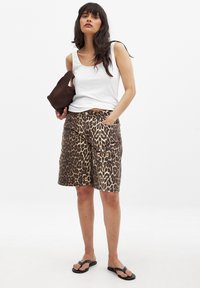 Denim shorts - leopard