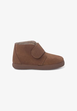 Pisamonas TIRA ANCHA ADHERENTE - Chaussures premiers pas - camel