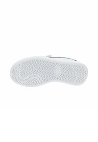 Suola in gomma bianca con motivo a spina di pesce texturizzato; presenta un leggero bordo rialzato e un logo al centro. Design pulito e minimalista.