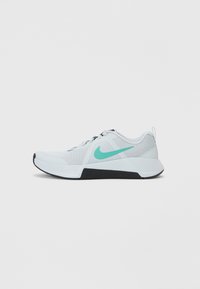 Unselected, pure platinum/washed teal/black