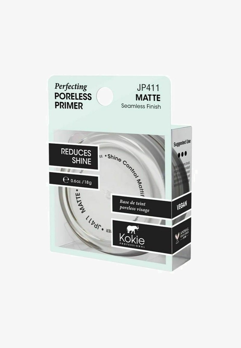 Genomskinlig plastförpackning som innehåller en rund, silver matt primer. Framsidan har svart och vit text som anger glanskontroll och vegansk produkt.