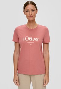 s.Oliver MIT LOG - T-shirt imprimé - altrosa