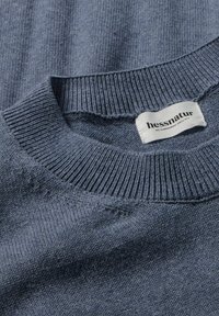 Unausgewählt, helles jeansblau