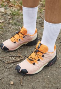 Salomon SPEEDCROSS 5 - Sapatilhas de trail running - blooming dahlia/black/vibrant orange