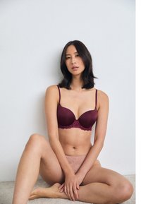 DORINA CLAIRE - Push-up krūšturis - red