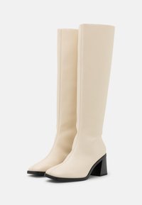 Monki Botas - white dusty light