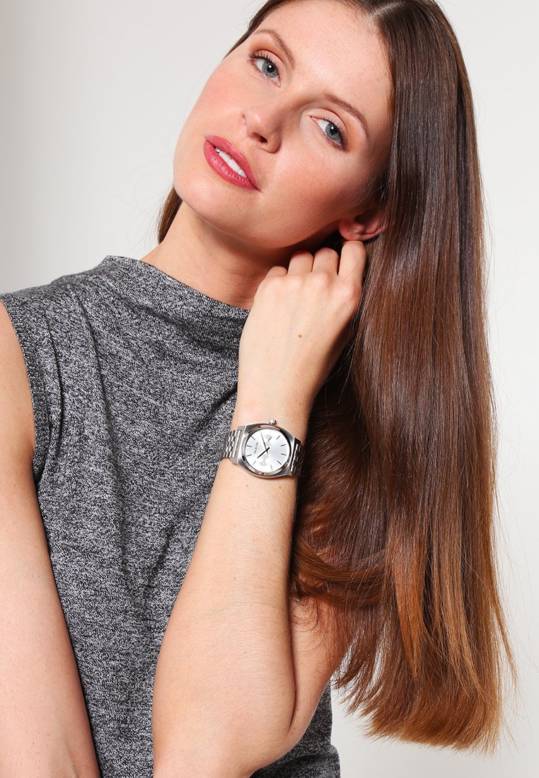 Nixon Time Teller Armbanduhr für Damen in der Farbe Braun mit Armband aus Edelstahl, Wasserdichtigkeit: 10 bar, Gehäusedurchmesser: 32,5 mm, A1130 -5244-00