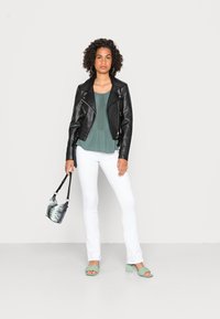 ONLY ONLNORA ALBA BLOUSE - Blusa - balsam green