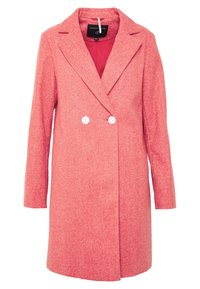 Cappotto doppiopetto in tessuto a spina di pesce, di un luminoso colore rosa, con maniche lunghe e bottoni bianchi. Presenta una fodera rossa semplice.