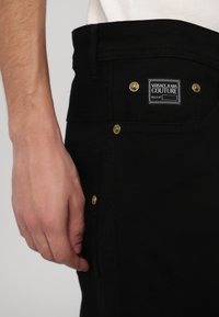 Thumbnail Image 8