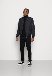 Jack & Jones JCOPOWER ROLL NECK - Camisola - navy