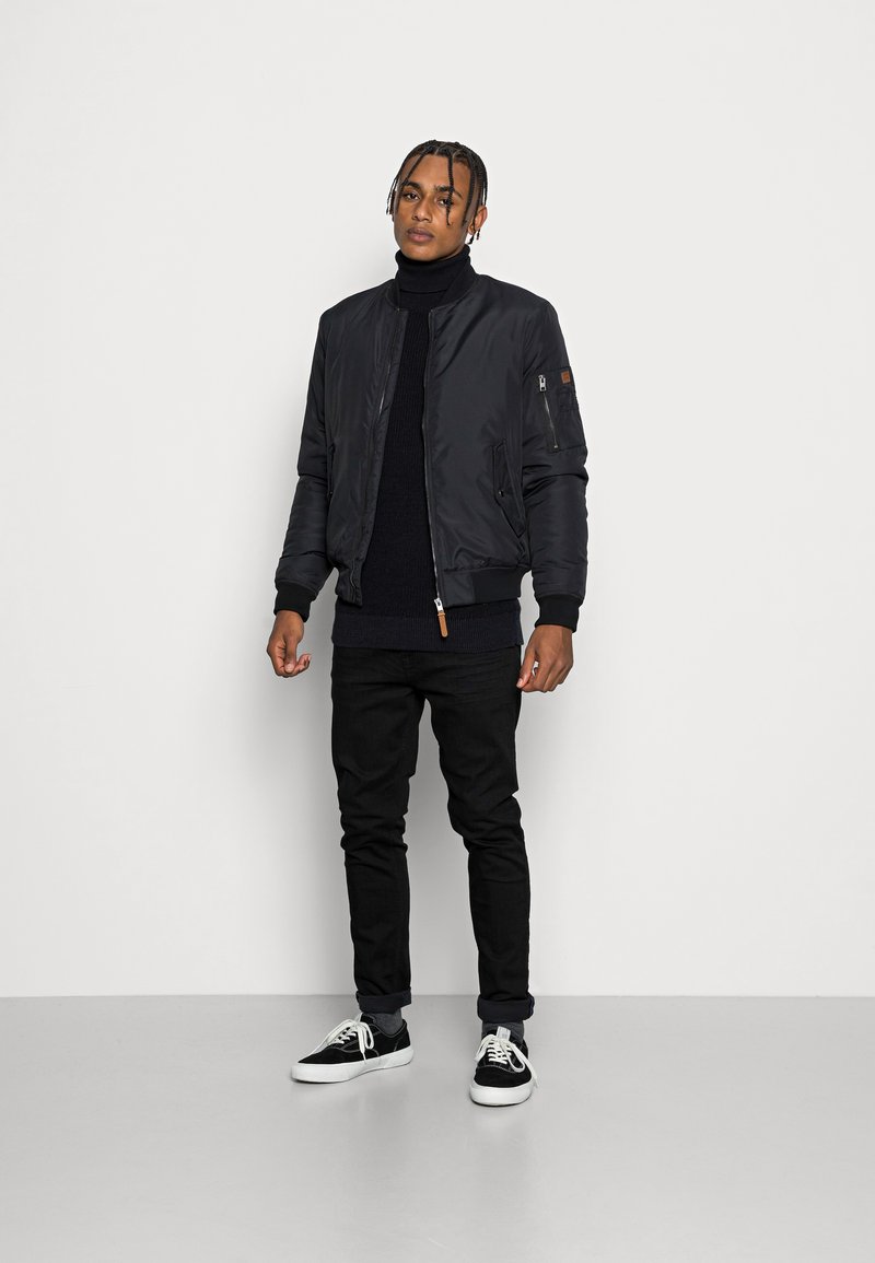 Herren Strickjacken | Jack & Jones JCOPOWER ROLL NECK Strickpullover navy/dunkelblau - TB25645 Herren Strickjacken | Jack & Jones JCOPOWER ROLL NECK Strickpullover navy/dunkelblau - TB25645