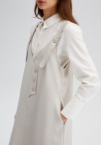 Touché Privé BUTTON DETAILED  - Maxi dress - hellgrau