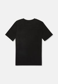 Svart kortärmad t-shirt gjord av mjukt tyg. Rund halsringning, enkel design utan mönster eller dekorationer på baksidan.