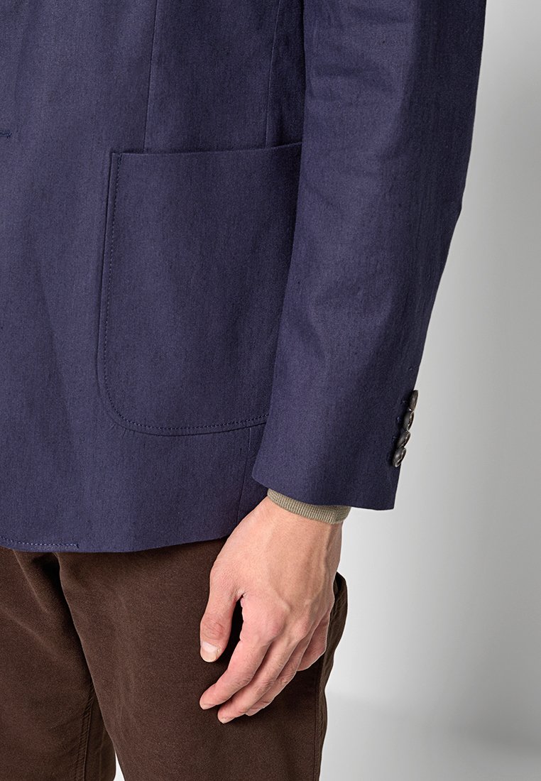 SLIM FIT