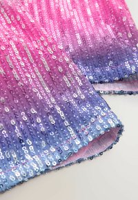Unselected, pink/blue ombre sequin