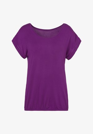 Lühikeste varrukatega lilla T-särk, ümmarguse kaelusega ja lõdva lõikega. Valmistatud pehmest kangast, millel on keeratud varrukate servad ja kogutud allserv.