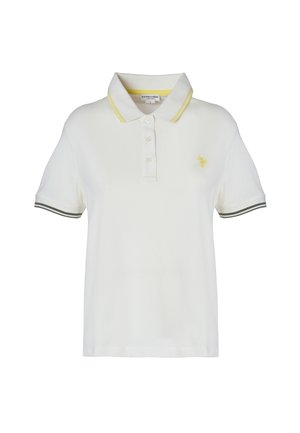Polo bianco con colletto, patta con tre bottoni, dettagli gialli sul colletto e polsini a righe grigie; presenta un piccolo logo sul petto.