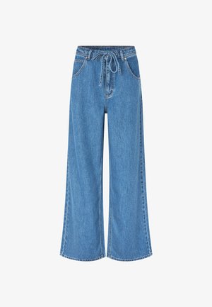 Jean en denim bleu à jambes larges avec poches avant et cordon noué à la taille, présenté sur un fond blanc.
