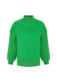 Suéter verde con cuello alto, corte entallado y mangas acampanadas con un patrón texturizado. Material suave, puños y dobladillo acanalados.