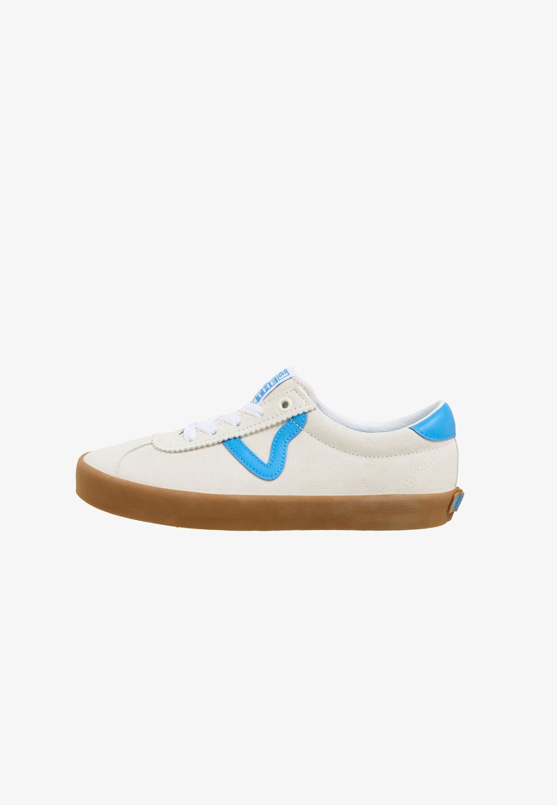 Sapatilhas brancas em camurça com detalhes em azul, design de atacadores e sola em borracha castanha. Apresentam um bico redondo e um colarinho acolchoado para maior conforto.