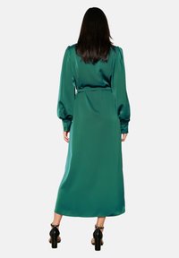 LolaLiza WITH BELT - Maxi šaty - bottle green
