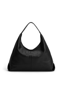 Schwarze Leder-Hobo-Tasche mit einem breiten, geschwungenen Griff, weicher Textur und runder Form. Verfügt über eine Naht entlang der Vorderseite.