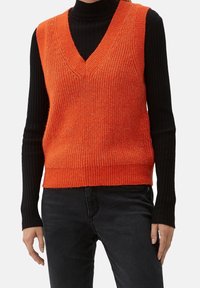QS Sweter
