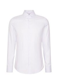 Camicia bianca a maniche lunghe con righe verticali azzurro chiaro, colletto con bottoni e una trama sottile. Presenta un orlo curvo e chiusura frontale con bottoni.