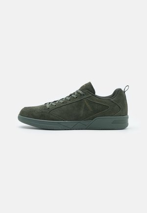 VISUKLASS - Trainers - triple rosin