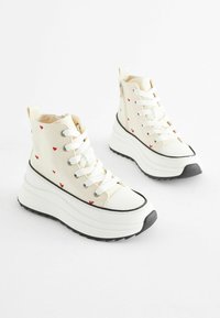 Next EXTRA CHUNKY - REGULAR FIT - Vysoké tenisky - heart embroidered neutral
