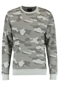 Sudadera gris de camuflaje con mangas largas, cuello redondo y puños de canalé. Material suave con patrones abstractos en tonos variados de gris.