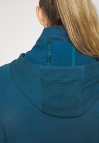 Athleta TRIUMPH HOODIE - Camisola com fecho - dark sardinia blue