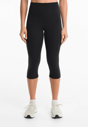 COMFORTLUX HIGH-RISE 40cm CAPRI - Pantaloni sport 3/4 - black