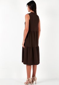 LELA REGULAR FIT - Dnevna haljina - brown