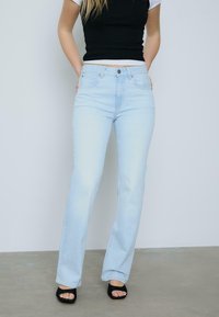 Non sélectionné, light blue