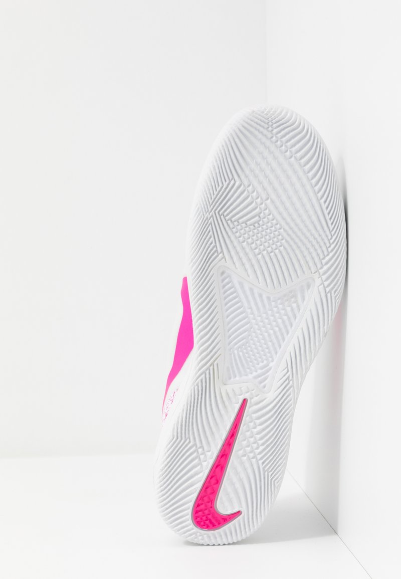 Nike Performance Court Air Max Vapor Wing Multicourt Tennisschuh White Laser Fuchsia Weiss Zalando De