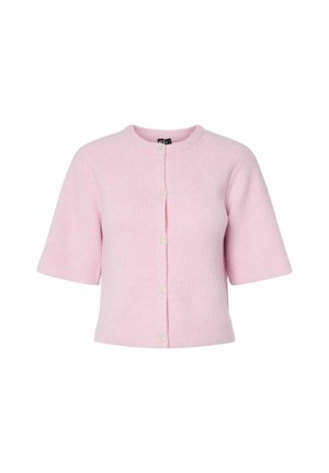 Cardigan rosa a maniche corte, texture a coste, colletto rotondo, chiusura con cinque bottoni e una forma leggermente aderente.