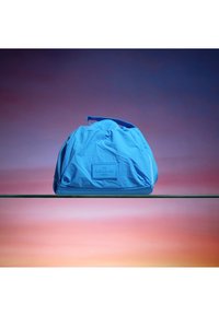 The Flat Lay Co. THE FLAT LAY CO. DRAWSTRING MAKEUP BAG - Toalettmappe - blue parachute