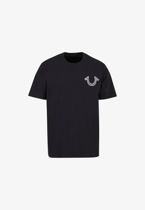 Melna kokvilnas T-krekls ar apaļu apkakli un īsām piedurknēm, dekoratīvs logo kreisajā krūtīs. Gluda tekstūra.