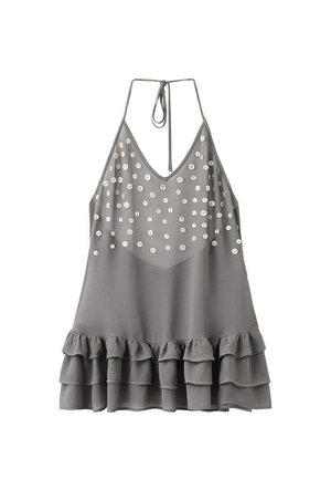 Top gris sin mangas con cuello halter, lentejuelas en el pecho y dobladillo de volantes en capas.