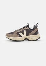 Veja venturi schwarz Clearance