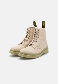 Dr. Martens Botines con cordones - off-white