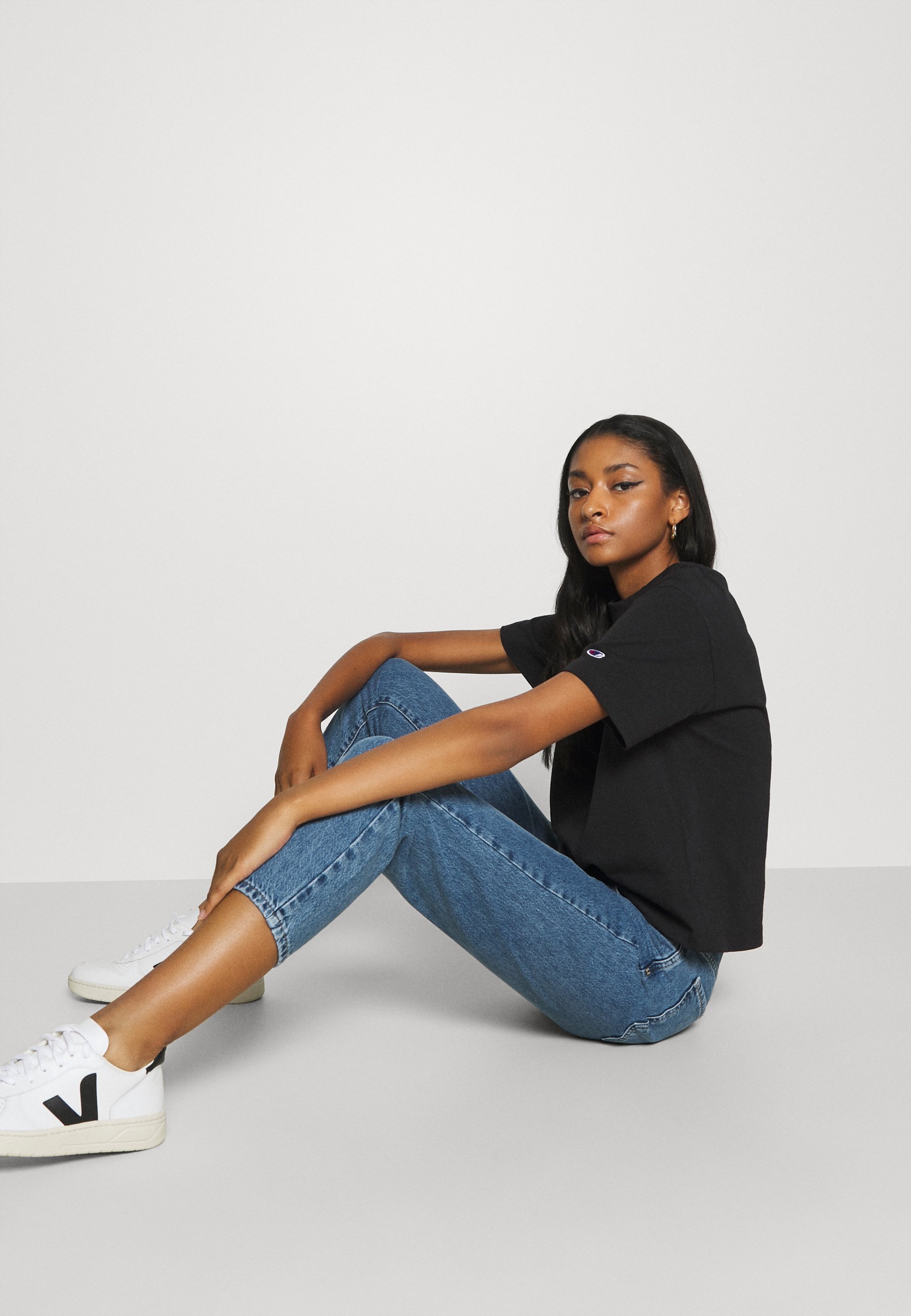 Gina Tricot DAGNY MOM - Relaxed fit jeans - mid blue/dark-blue denim -  Zalando.co.uk