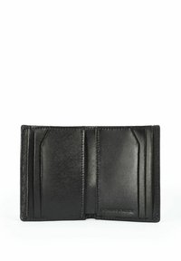 Czarny skórzany portfel z wieloma kieszonkami na karty, gładka tekstura, minimalistyczny design oraz wytłoczone logo wewnątrz.